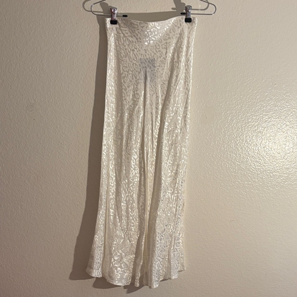 Forever 21 Satin White Leopard Print Skirt